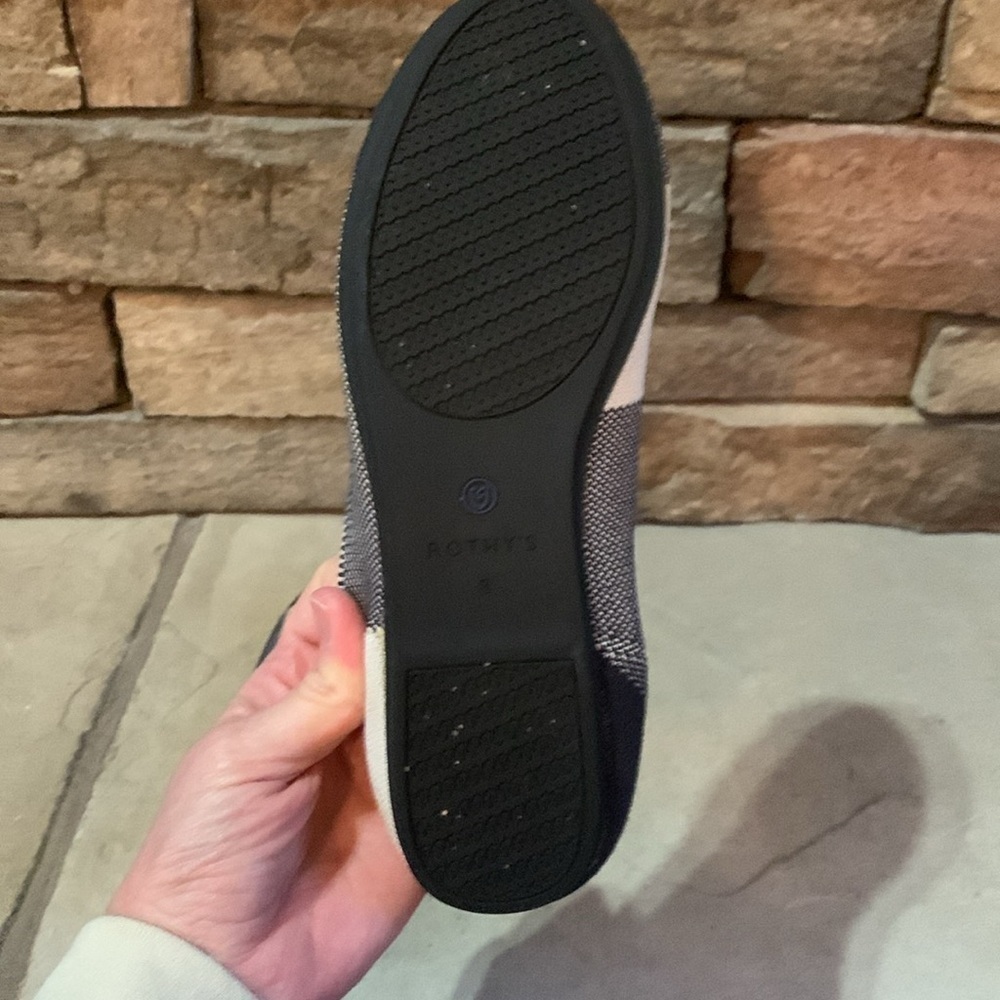 Rothy’s sz 8 black and grey patterned loafers - Picture 8 of 9